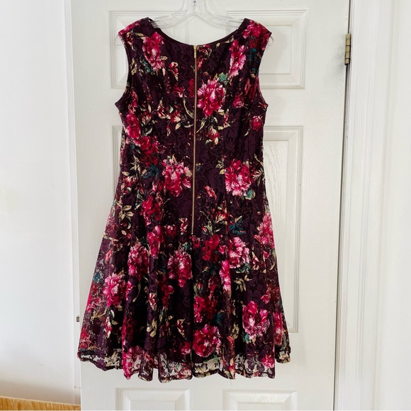 Roz & Ali Floral Lace Dress - Picture 2 of 5